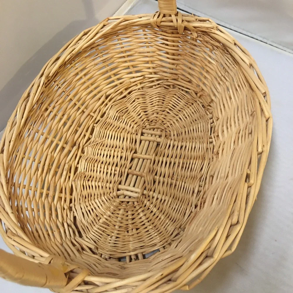 Wicker Gathering Basket Tan Woven Oval Gift Hamper Handle Easter Cottagecore